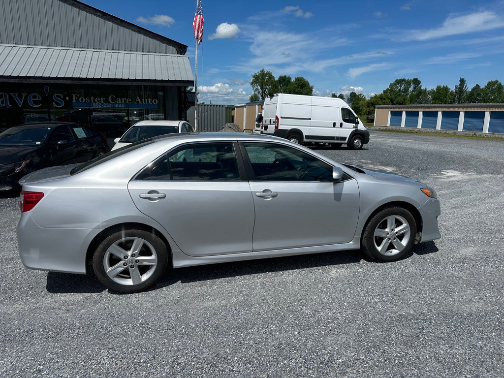 2012 Toyota Camry Image 6