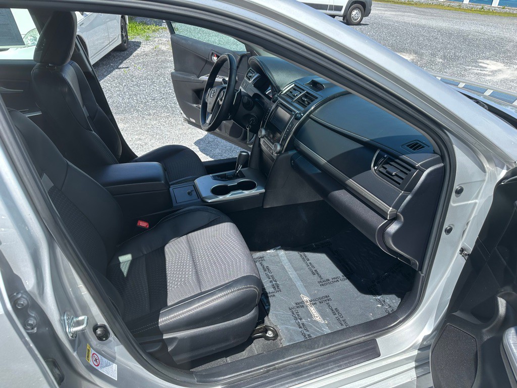 2012 Toyota Camry Image 13