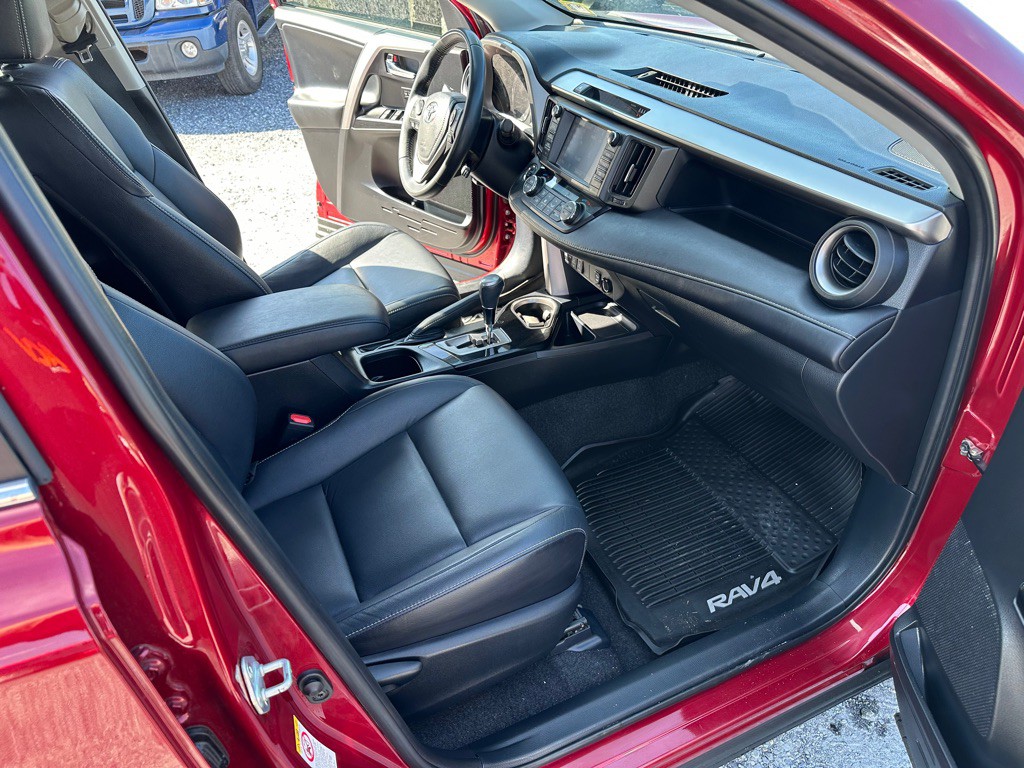 2018 Toyota Rav4 Image 16