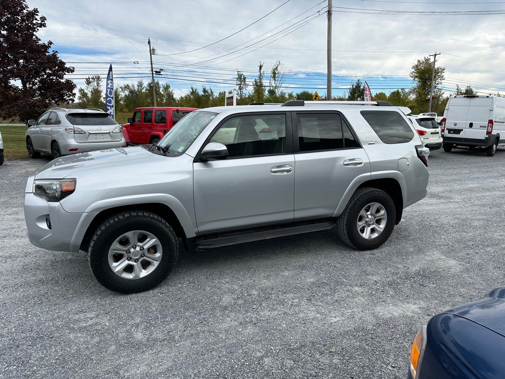 2019 Toyota 4Runner Image 2