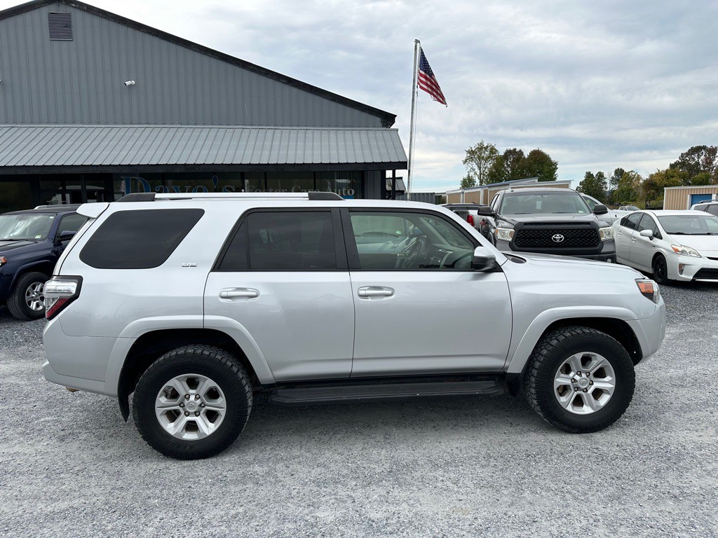 2019 Toyota 4Runner Image 8