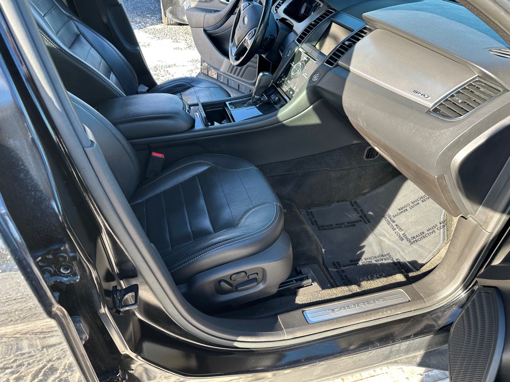 2013 Ford Taurus Image 22