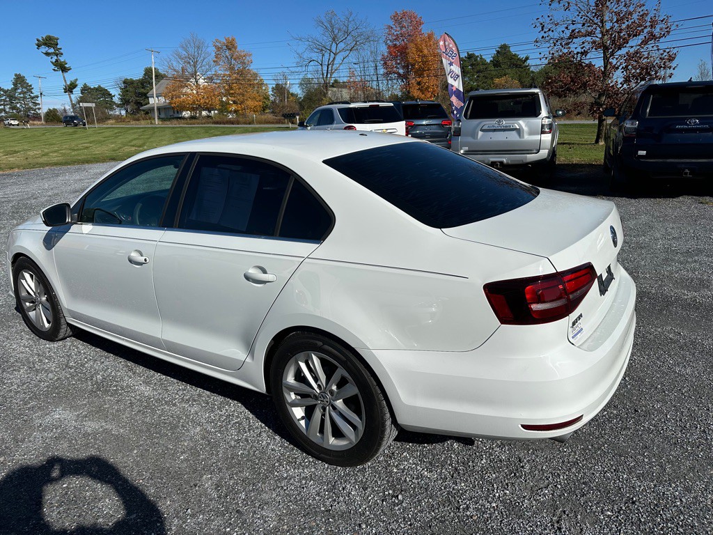 2017 Volkswagen Jetta Image 3