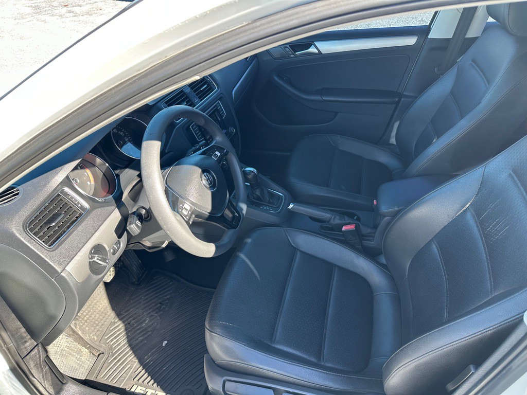 2017 Volkswagen Jetta Image 10