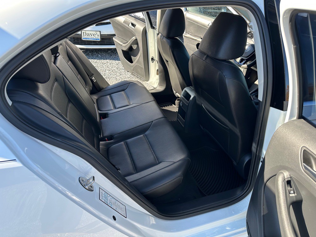 2017 Volkswagen Jetta Image 13