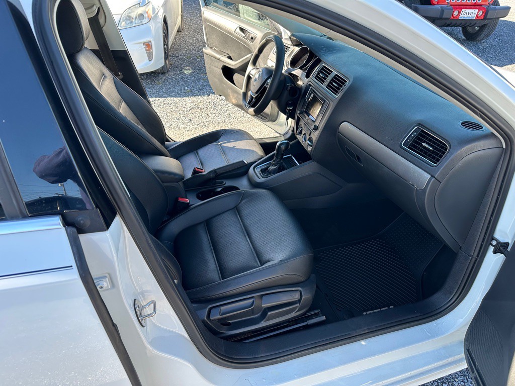 2017 Volkswagen Jetta Image 14