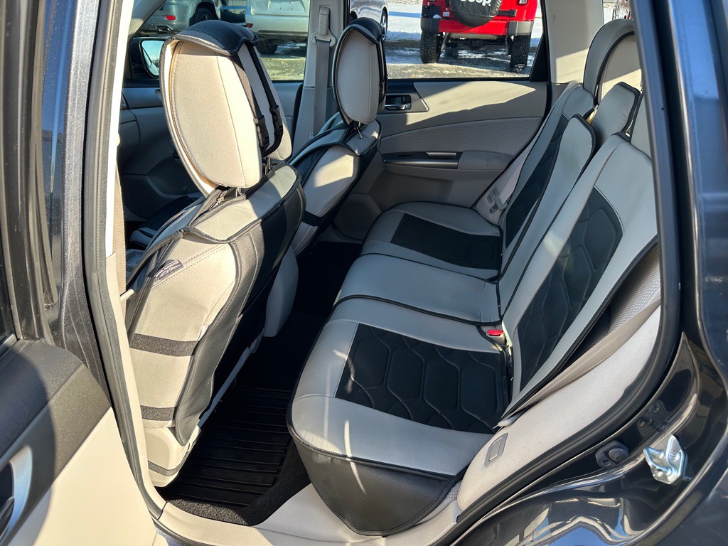 2012 Subaru Forester Image 11