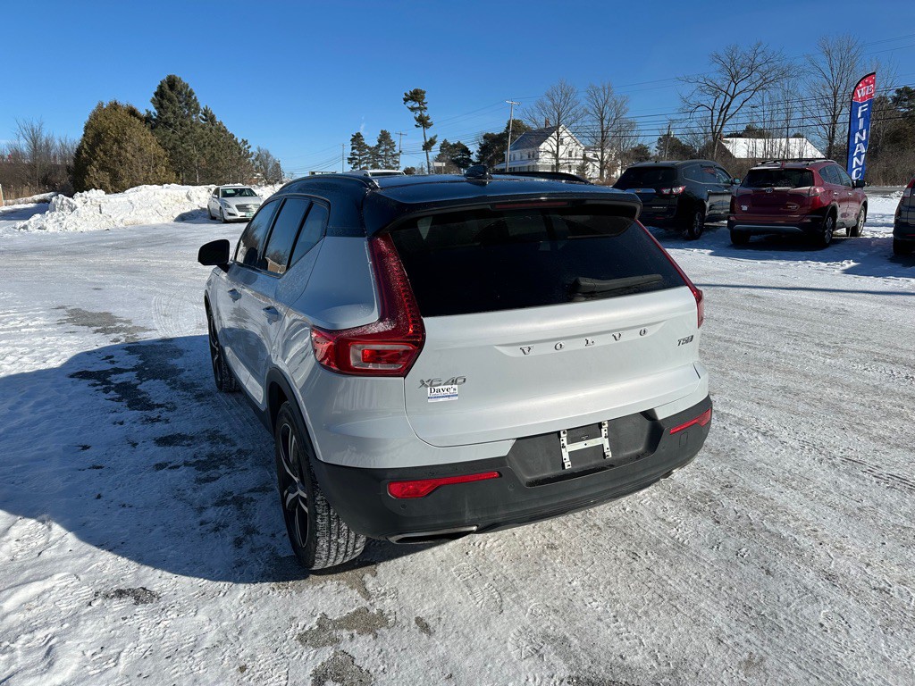 2020 Volvo XC40 Image 4