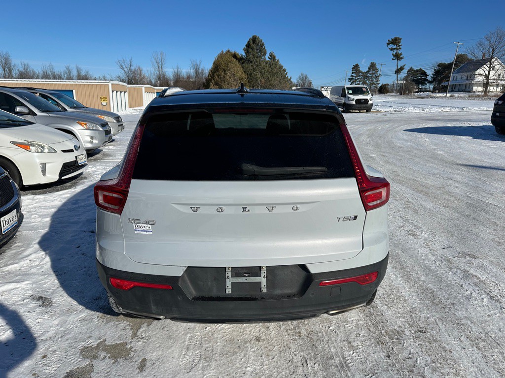 2020 Volvo XC40 Image 5