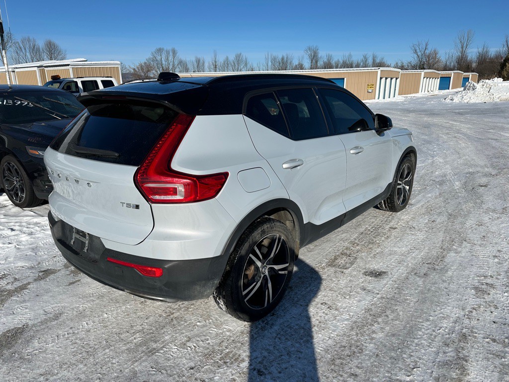 2020 Volvo XC40 Image 6