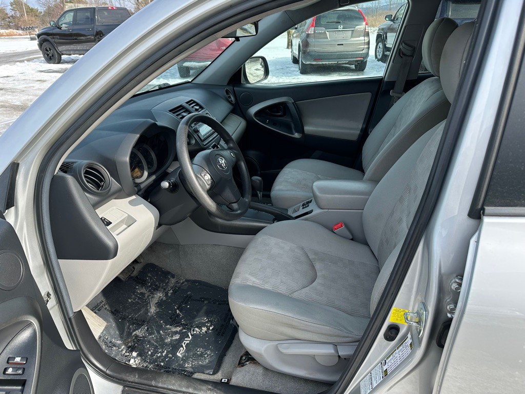 2012 Toyota Rav4 Image 9