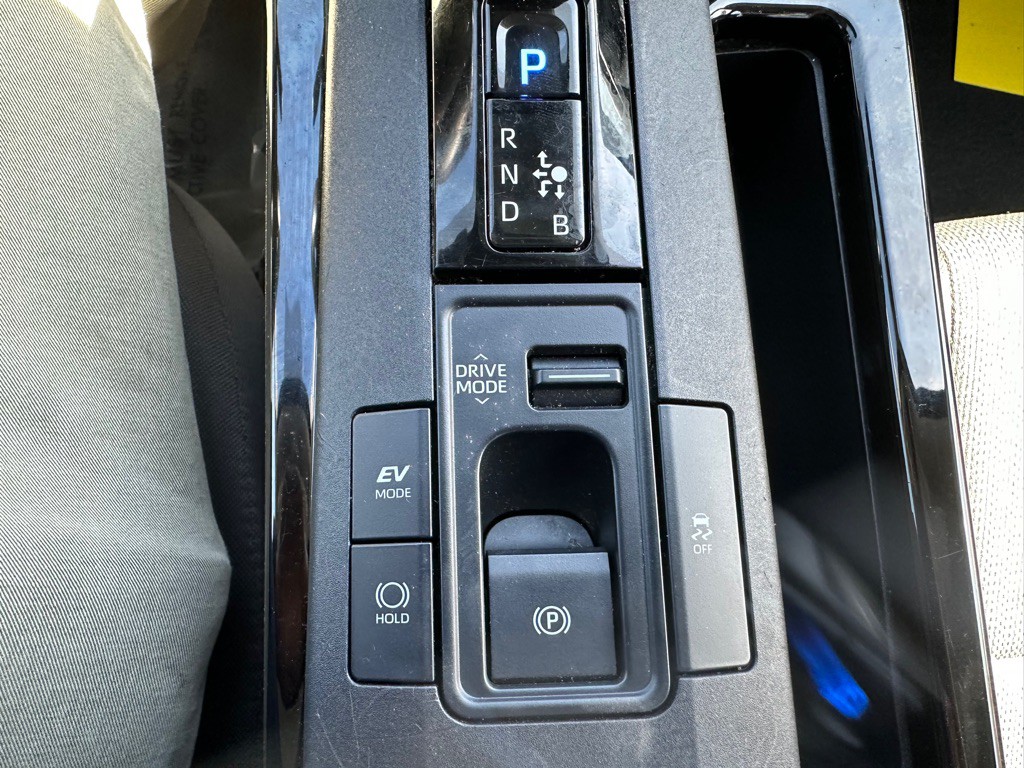 2024 Toyota Prius Image 21