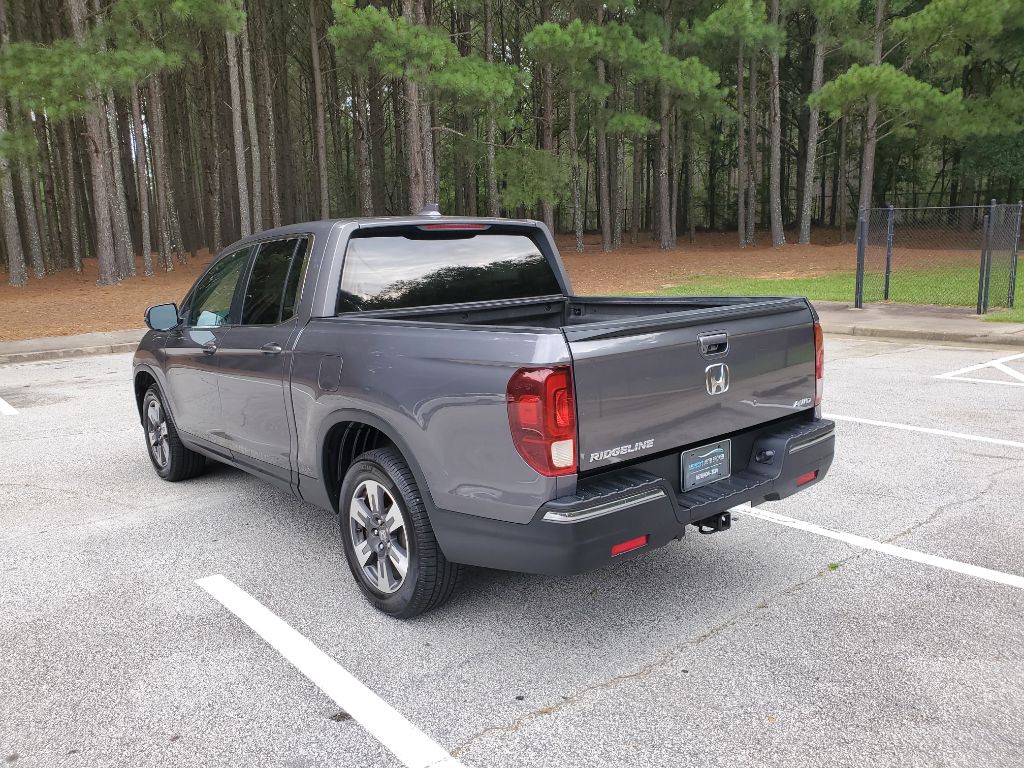 2017 Honda Ridgeline Image 5