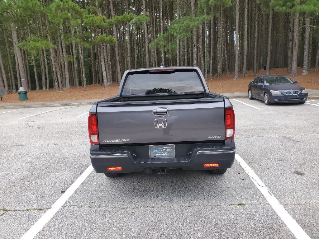 2017 Honda Ridgeline Image 6