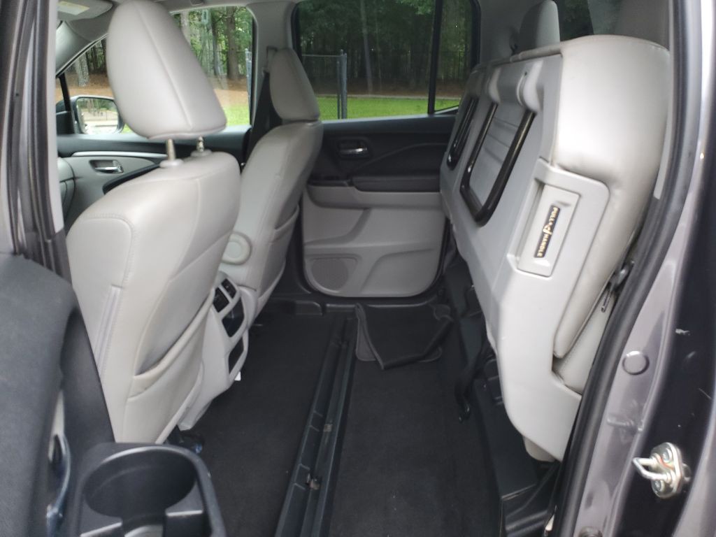 2017 Honda Ridgeline Image 12