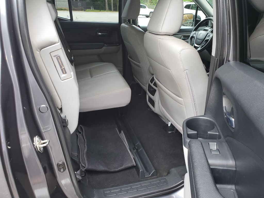 2017 Honda Ridgeline Image 15
