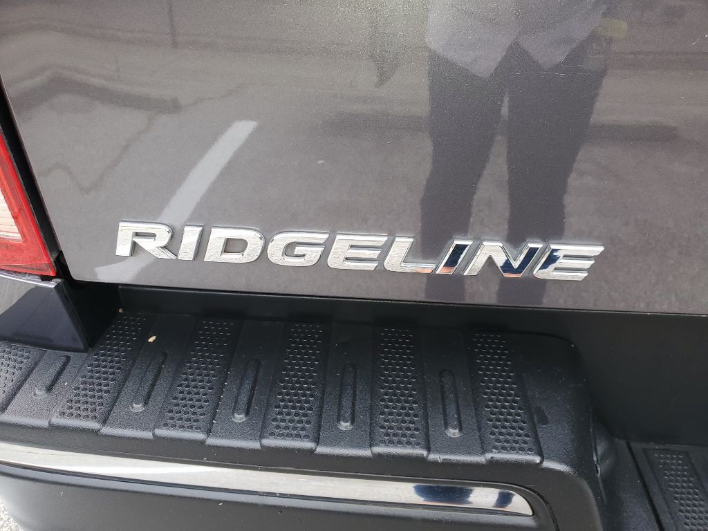 2017 Honda Ridgeline Image 24