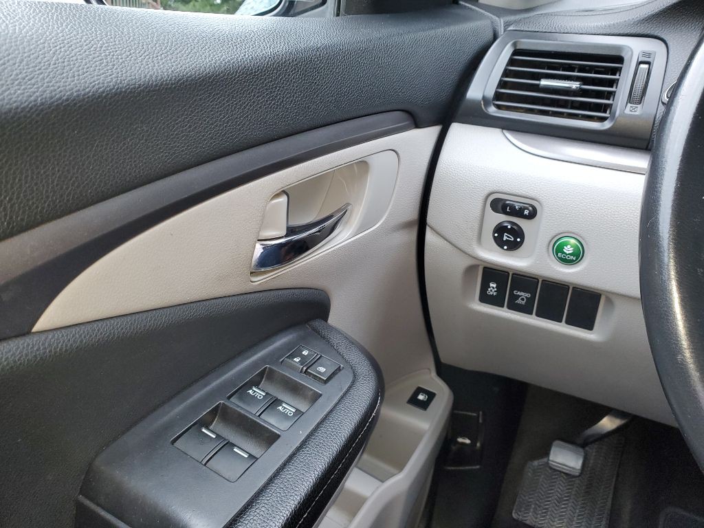 2017 Honda Ridgeline Image 36