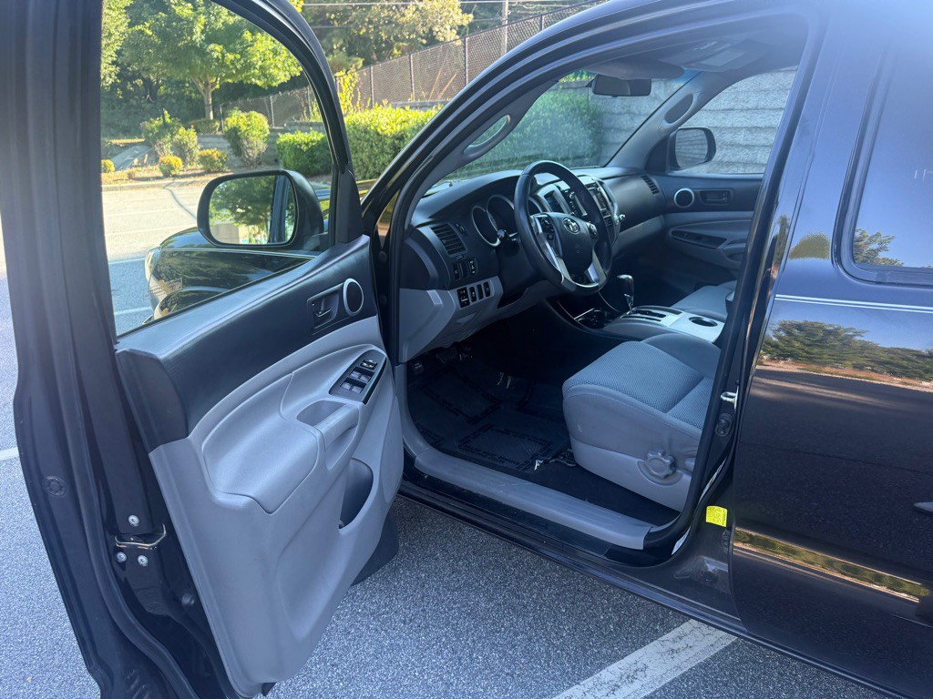 2014 Toyota Tacoma Image 9