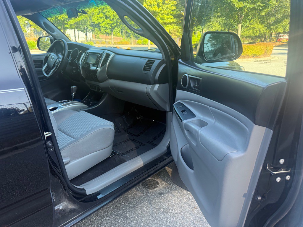 2014 Toyota Tacoma Image 15