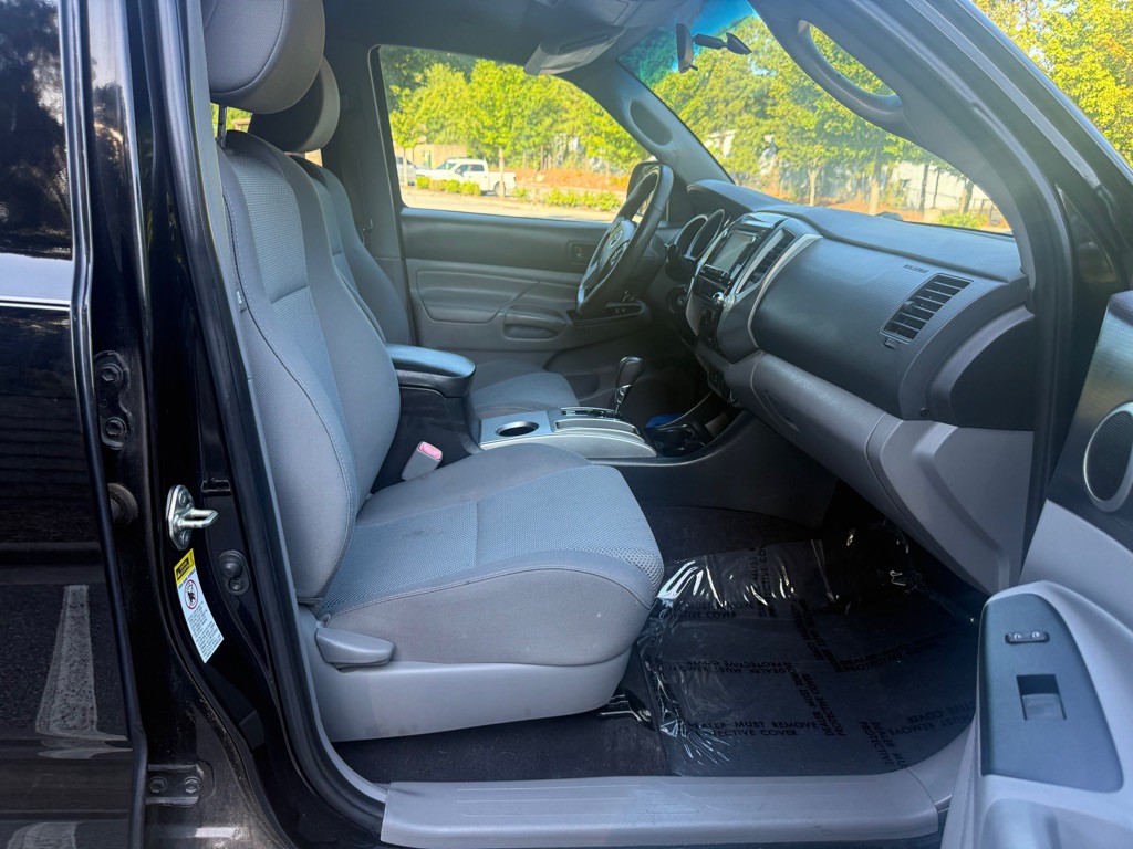 2014 Toyota Tacoma Image 16