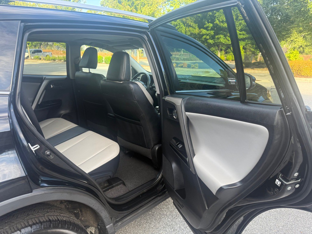 2016 Toyota Rav4 Image 12