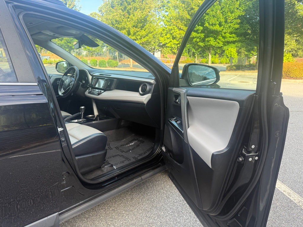 2016 Toyota Rav4 Image 14