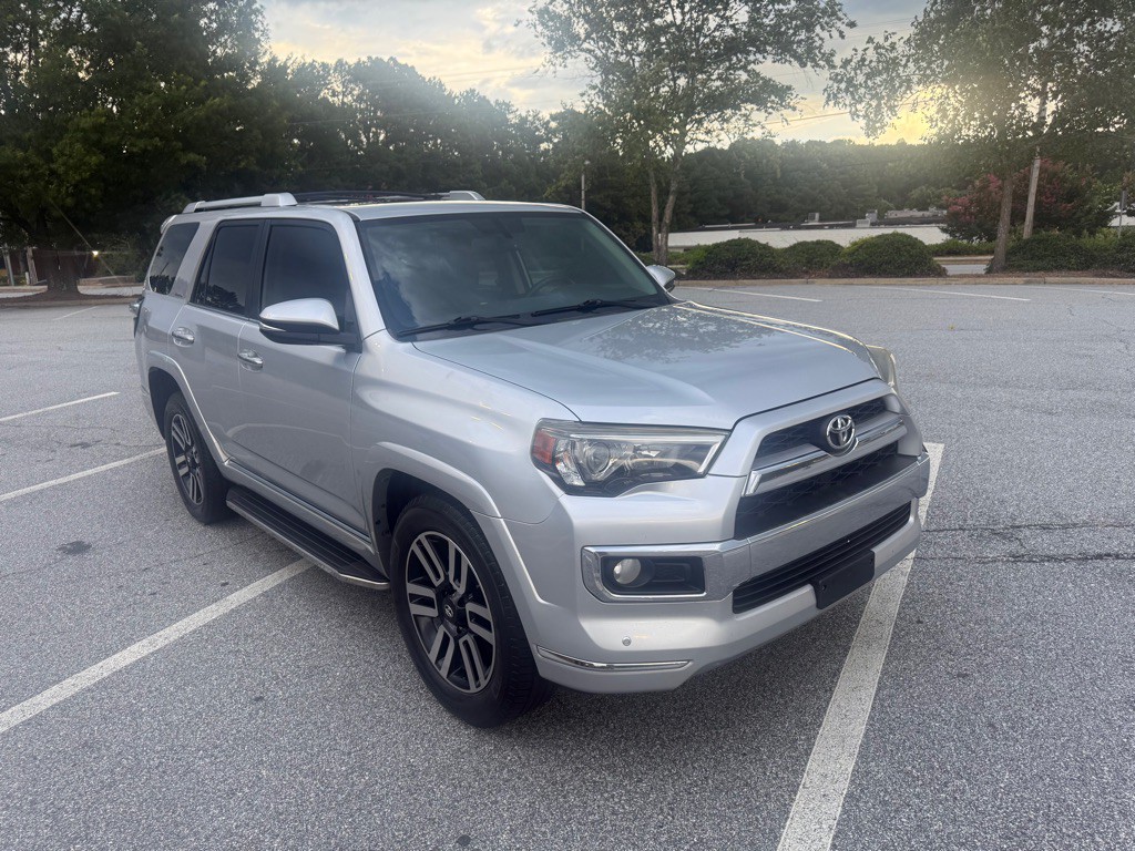 2017 Toyota 4Runner Image 3