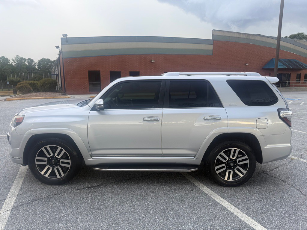 2017 Toyota 4Runner Image 4