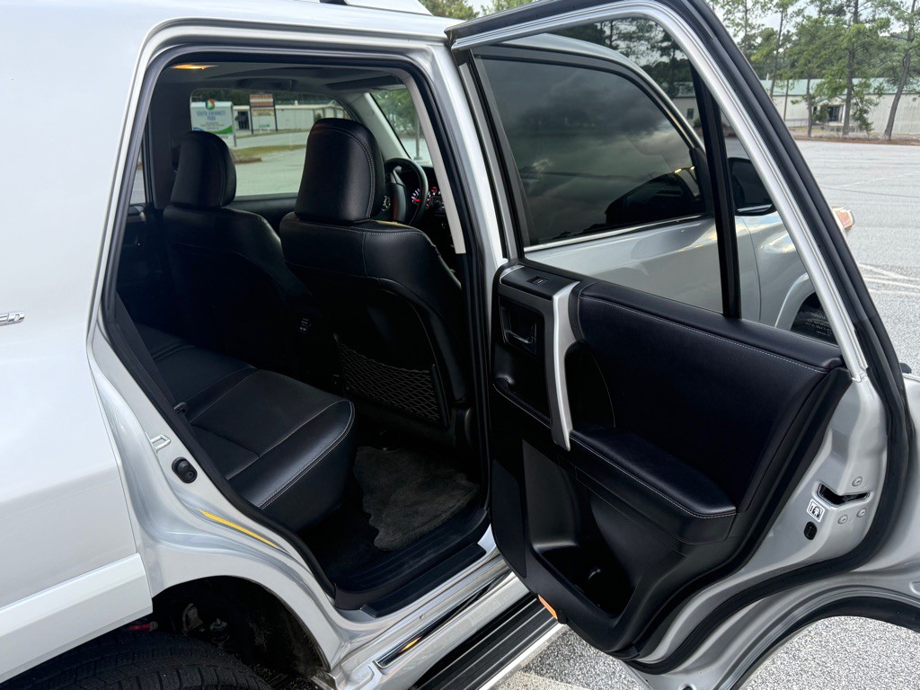 2017 Toyota 4Runner Image 14
