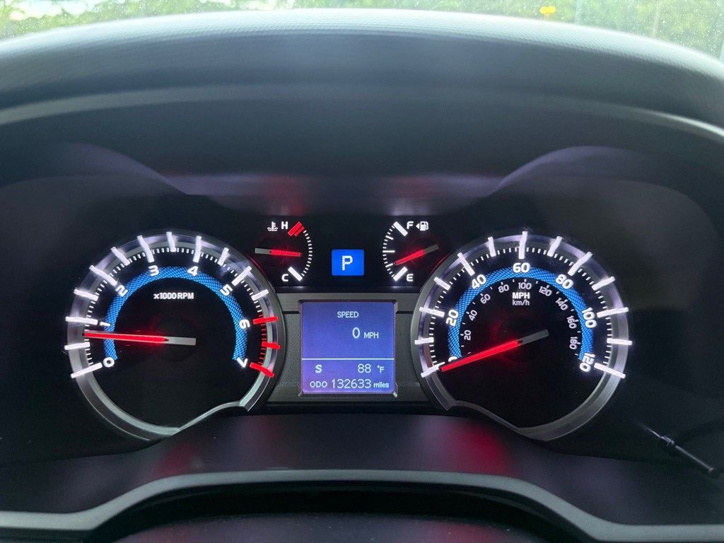 2017 Toyota 4Runner Image 32