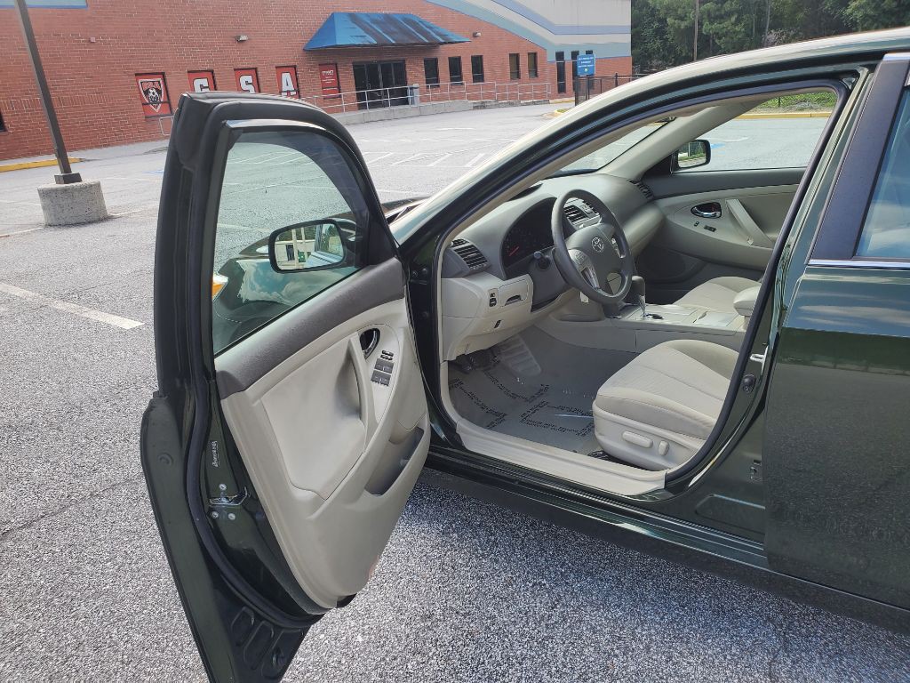 2010 Toyota Camry Image 9