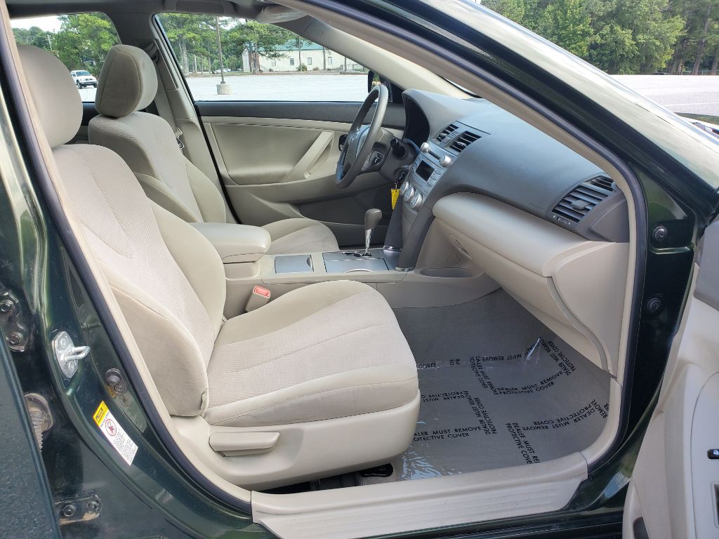 2010 Toyota Camry Image 17