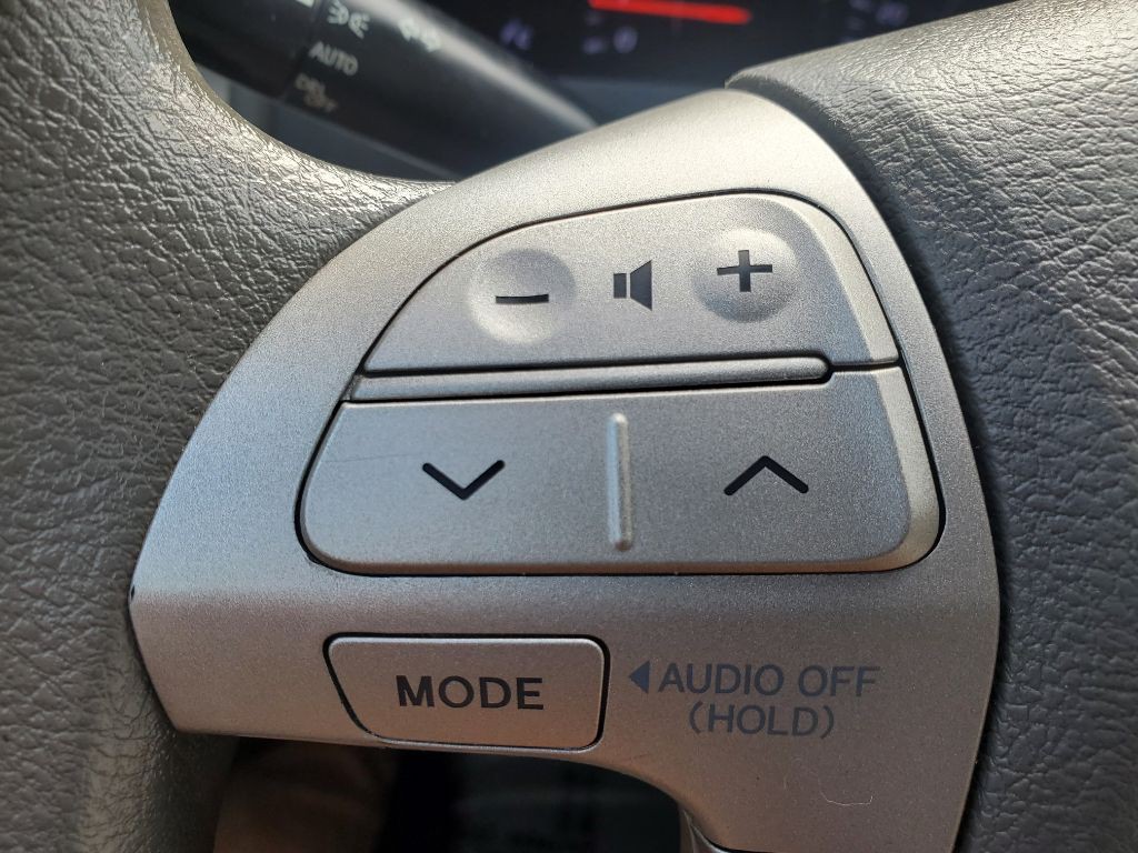 2010 Toyota Camry Image 30