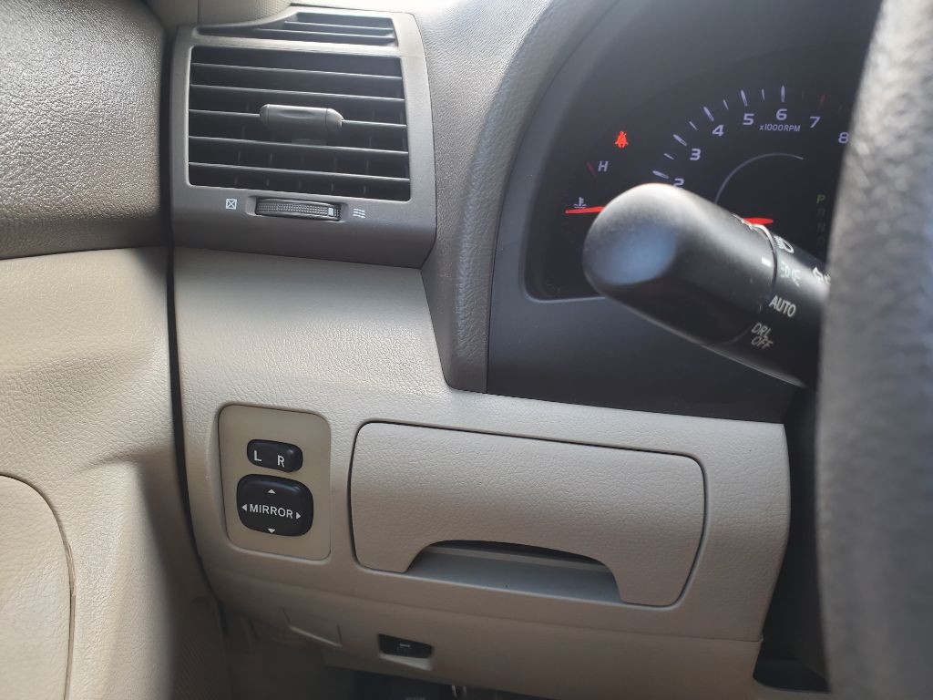 2010 Toyota Camry Image 32