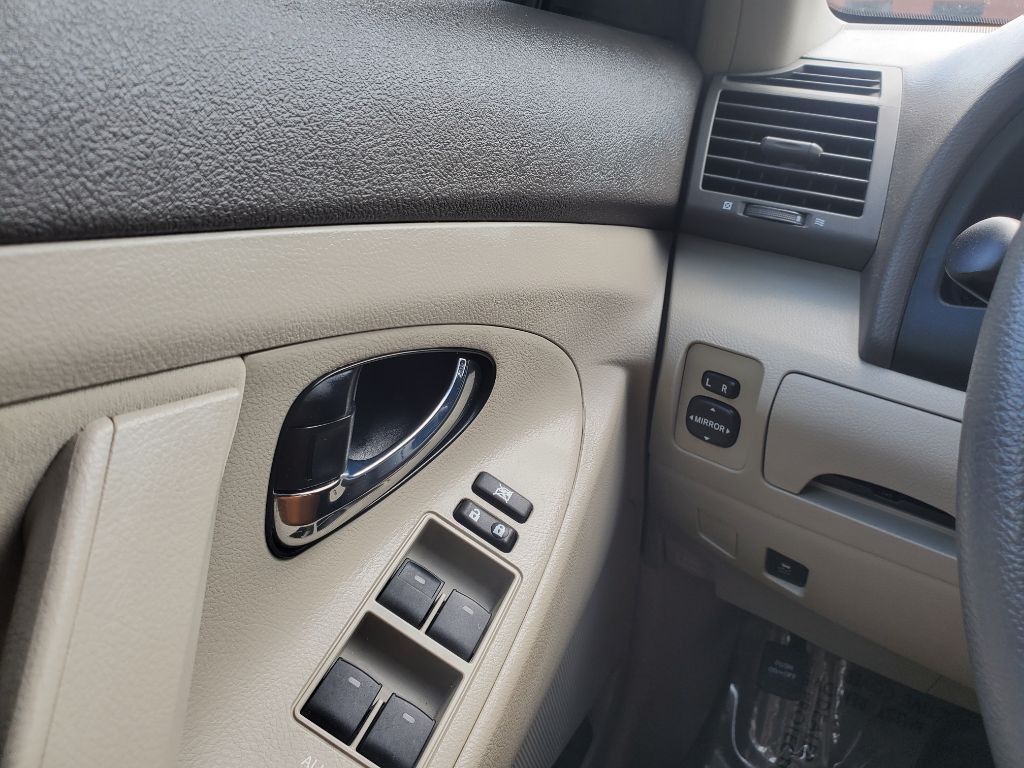 2010 Toyota Camry Image 35