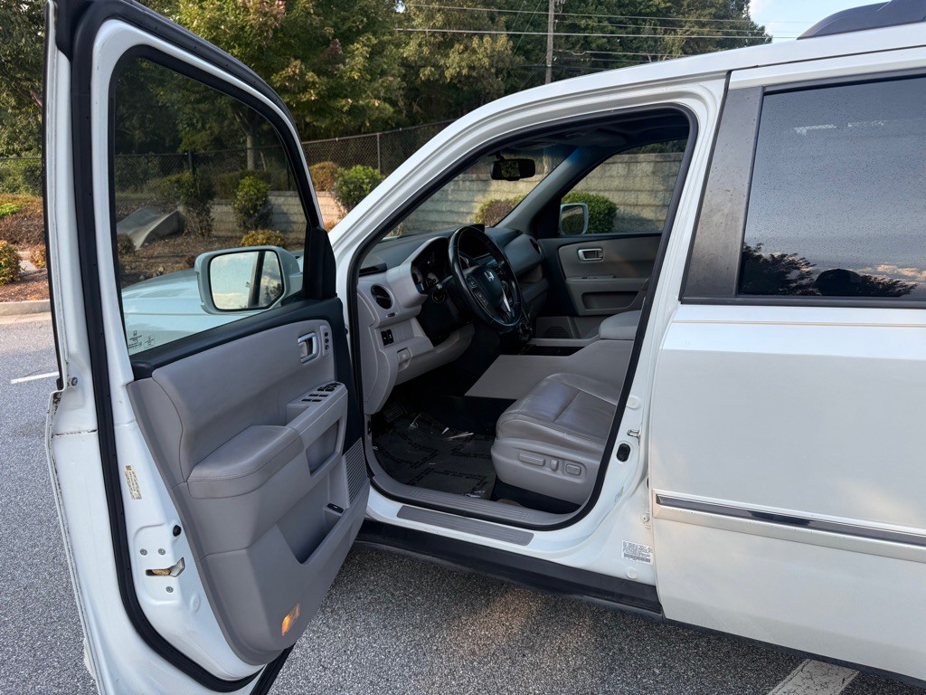 2015 Honda Pilot Image 9