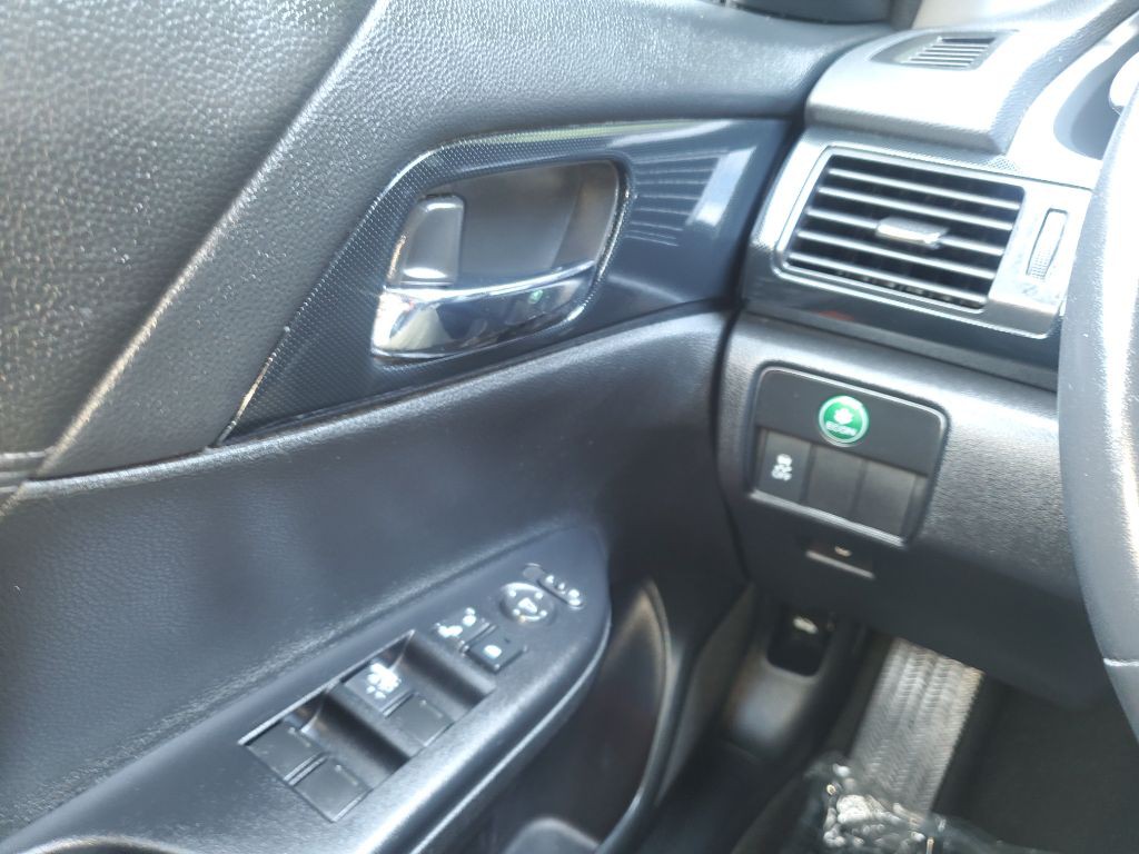 2013 Honda Accord Image 33