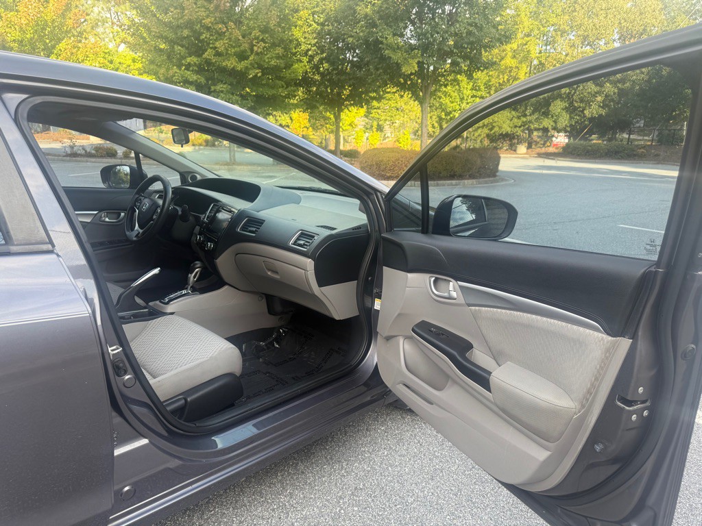 2015 Honda Civic Image 17