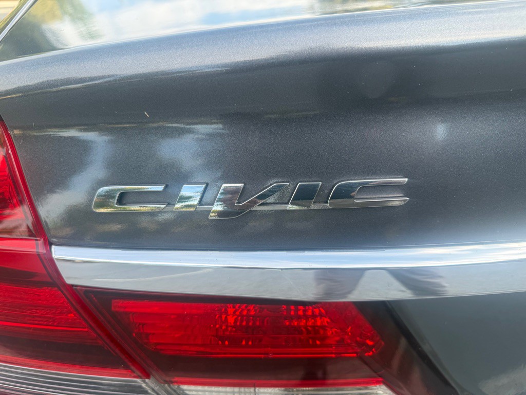 2015 Honda Civic Image 23