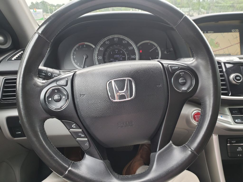 2015 Honda Accord Image 32