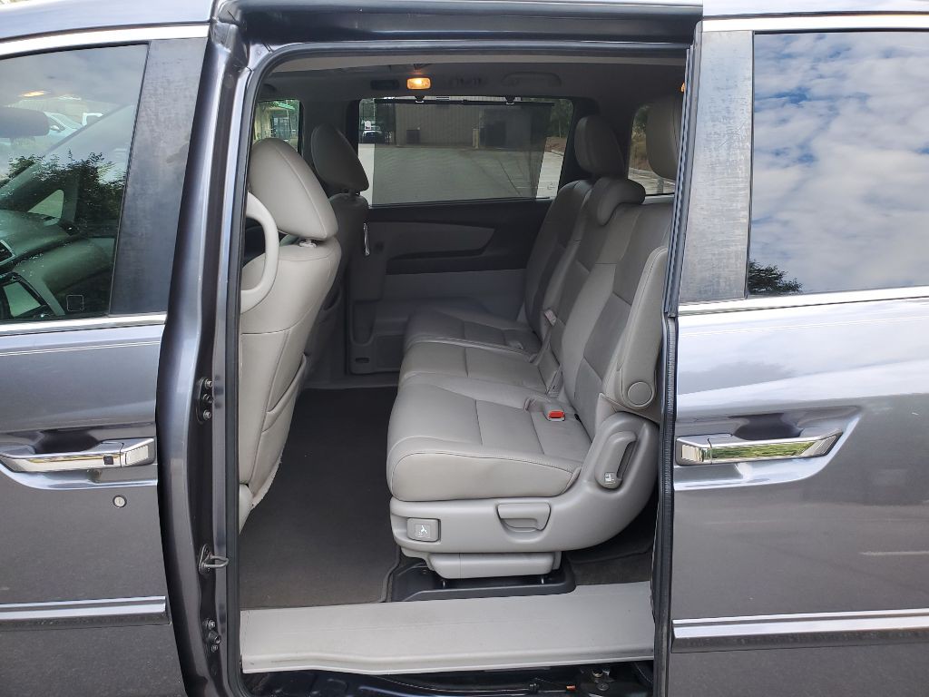 2016 Honda Odyssey Image 11