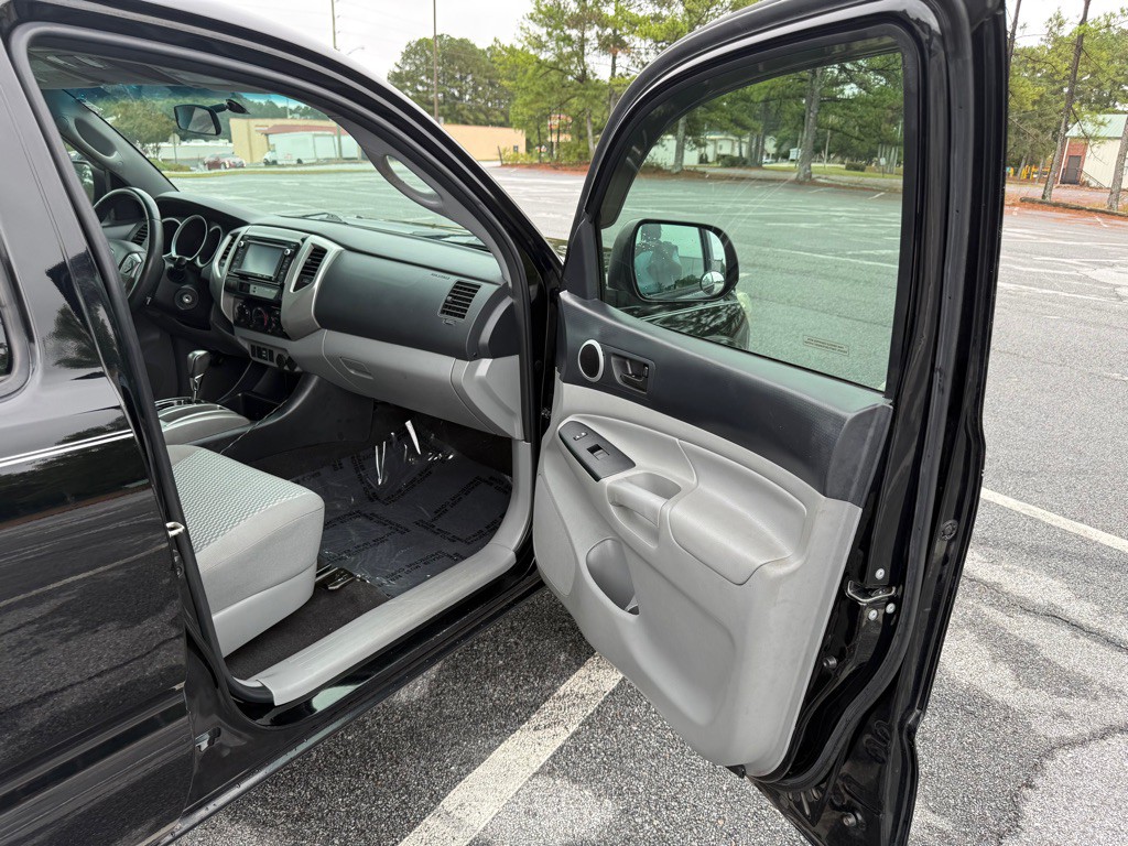 2014 Toyota Tacoma Image 21