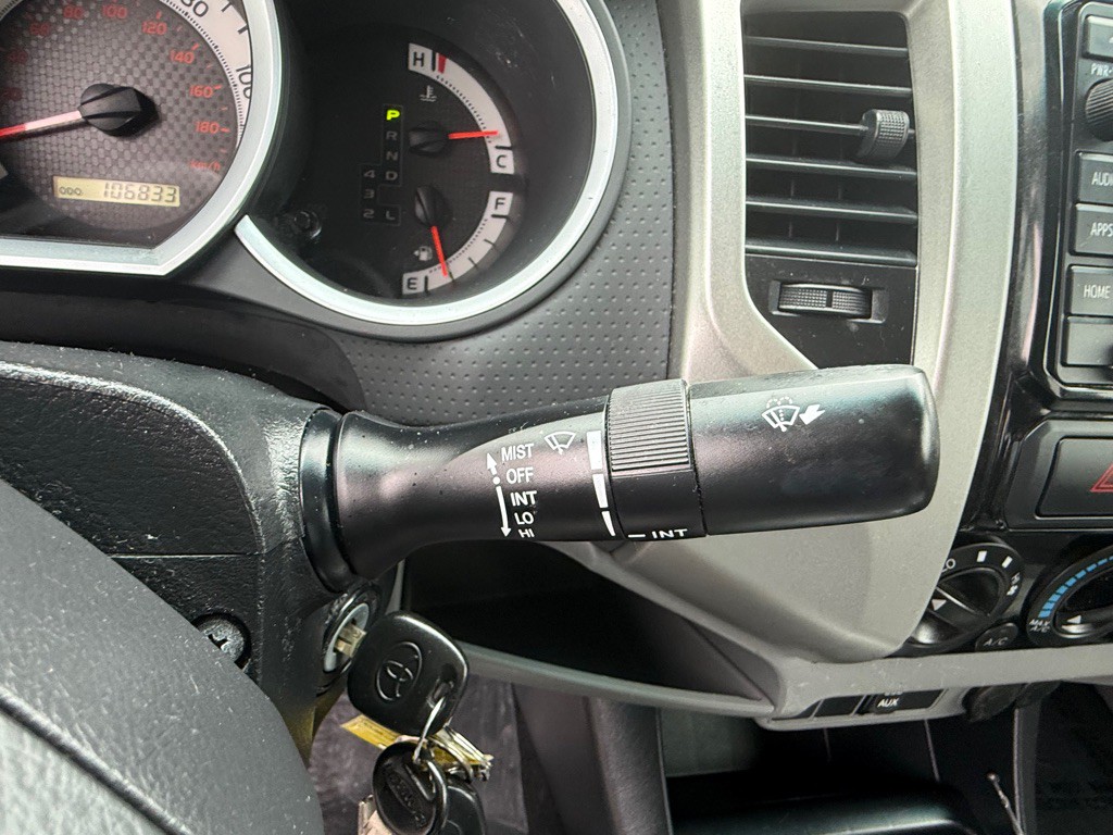 2014 Toyota Tacoma Image 35