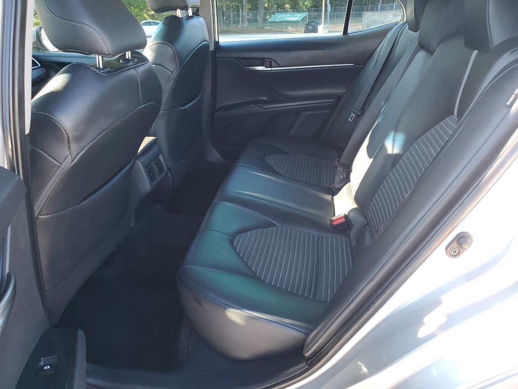 2018 Toyota Camry Image 12
