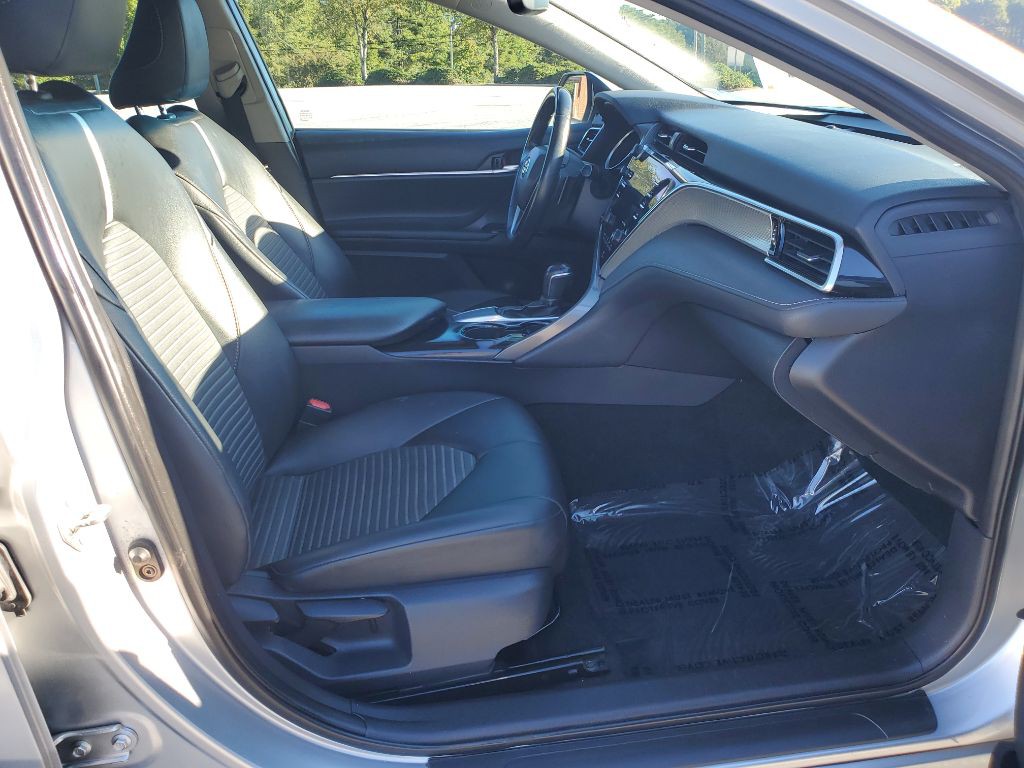 2018 Toyota Camry Image 17