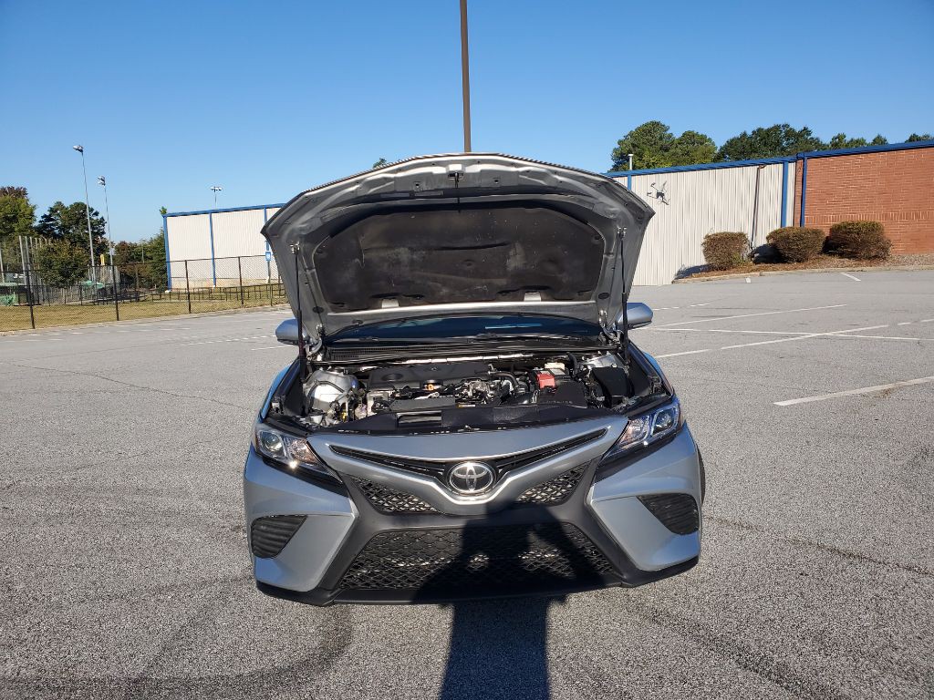 2018 Toyota Camry Image 18