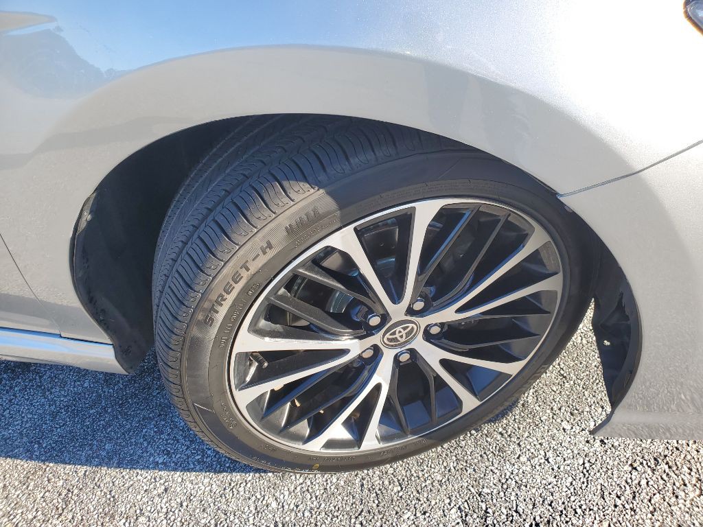 2018 Toyota Camry Image 20