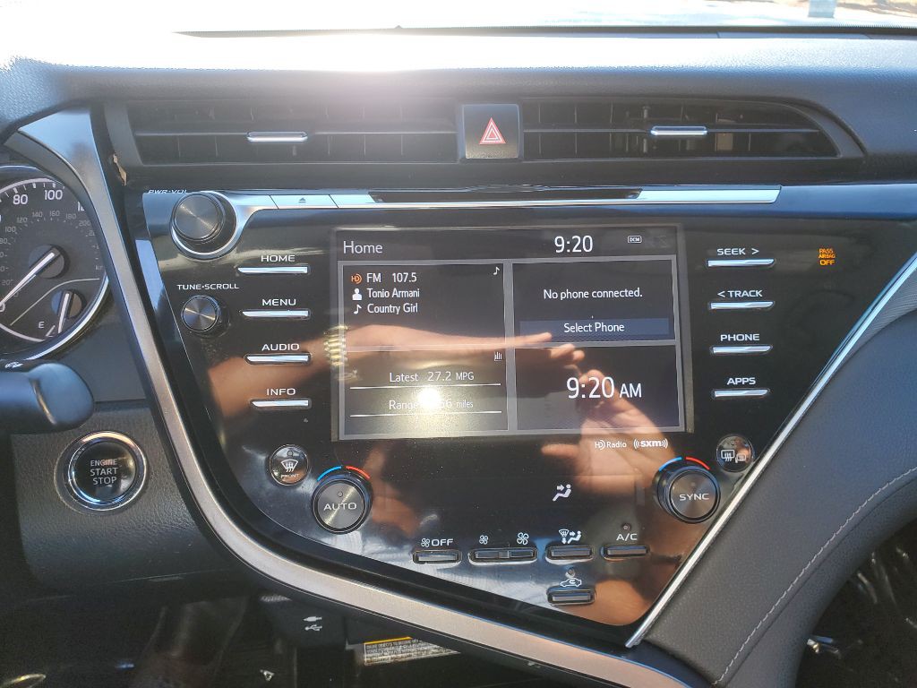 2018 Toyota Camry Image 32