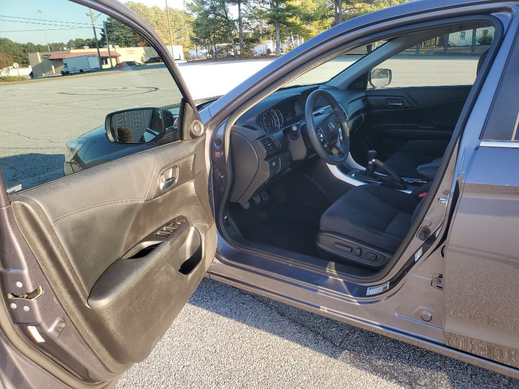 2013 Honda Accord Image 9